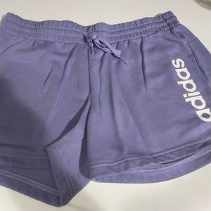 Women’s purple EUC sweat shorts athletic shorts size Large